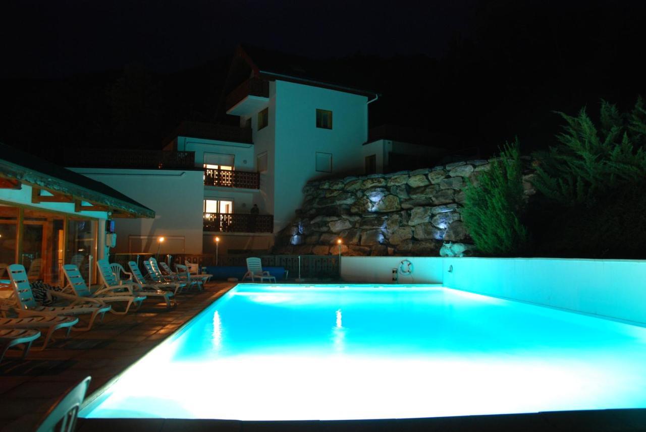 Hotel Les Chalets Brides-les-Bains Ngoại thất bức ảnh